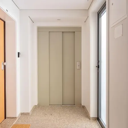 Apartment Wanderlust, By Bolhao Residences Porto
